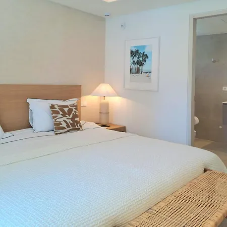 Noctua 016 El Pilar 1 Villa *