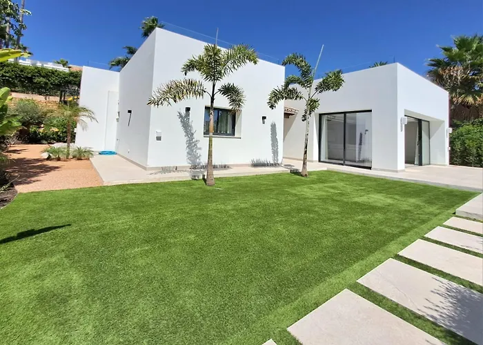 Noctua 016 El Pilar 1 * Estepona