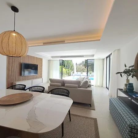 Noctua 016 El Pilar 1 Villa *