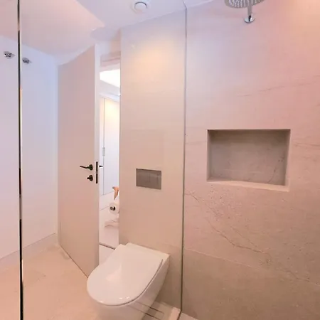 Noctua 016 El Pilar 1 * Estepona