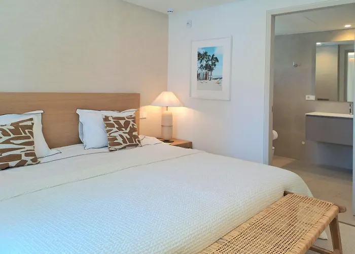 Noctua 016 El Pilar 1 Villa *